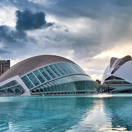 Mediterraneum F 아파트